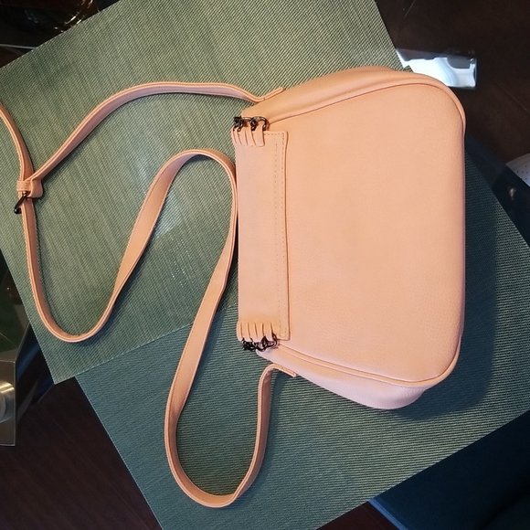 A wonderful, elegant crossbody Torrid bag!, soft pink, very clean inside and out - Picture 3 of 5